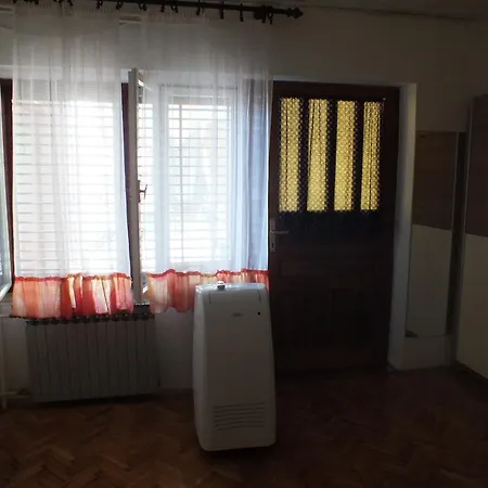 Jole Apartment *
