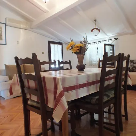 Apartment Jole *